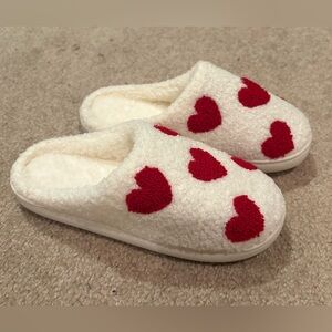 NWT Heart Slippers, Cream and Red, Size Small (7-8)